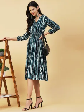 Abstract Printed Smocked Waistline & Sleeves Midi Dress - Blue