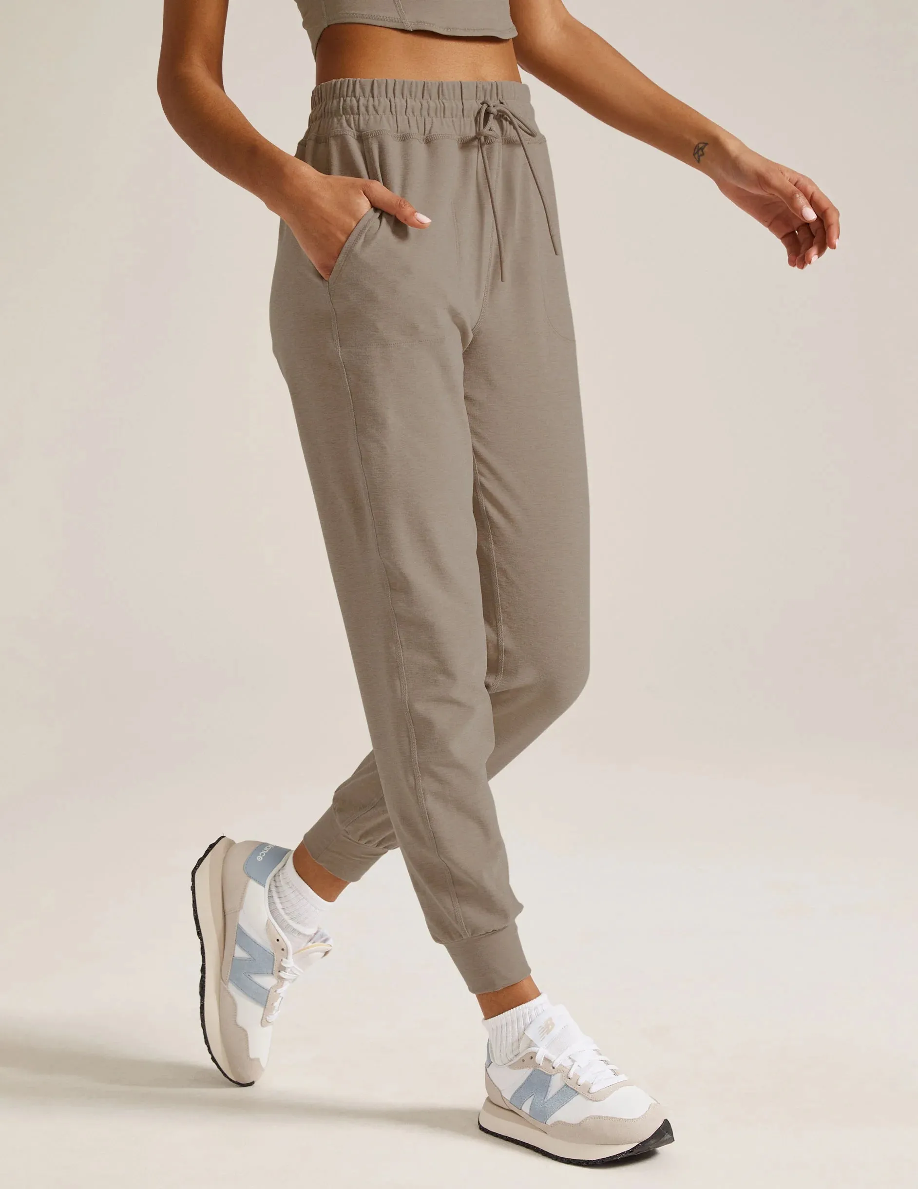 Beyond Yoga Commuter Midi Jogger - Birch