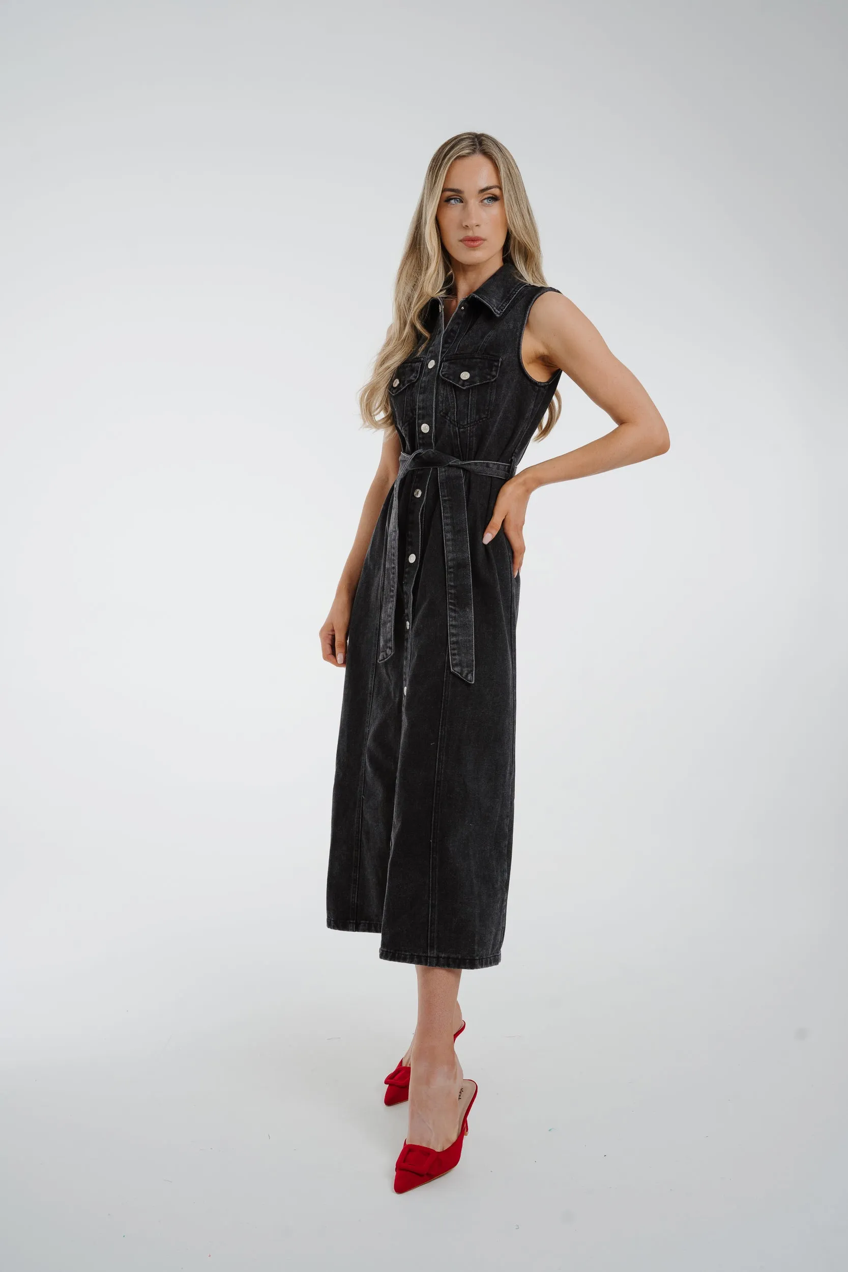 Cora Sleeveless Denim Dress In Black Wash