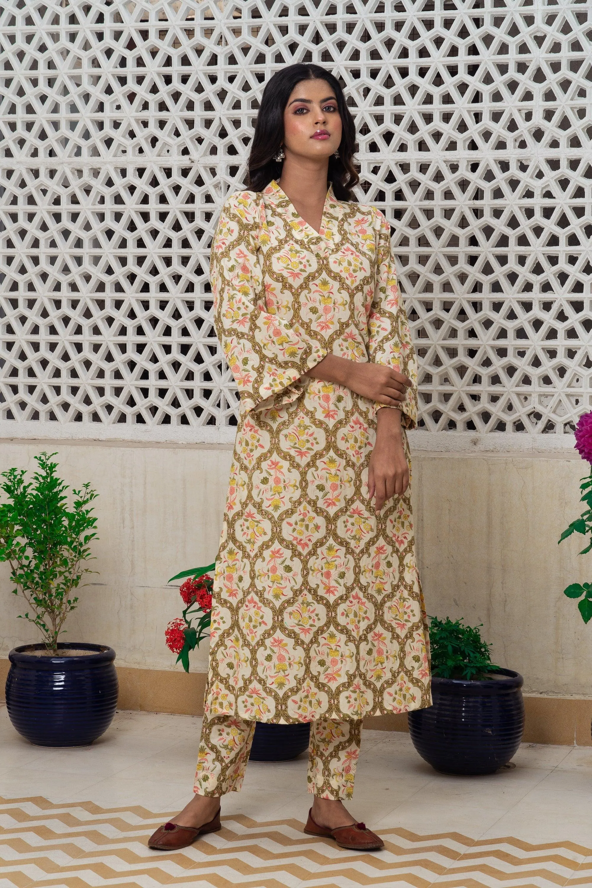 Cream floral Kurta Set Of 2