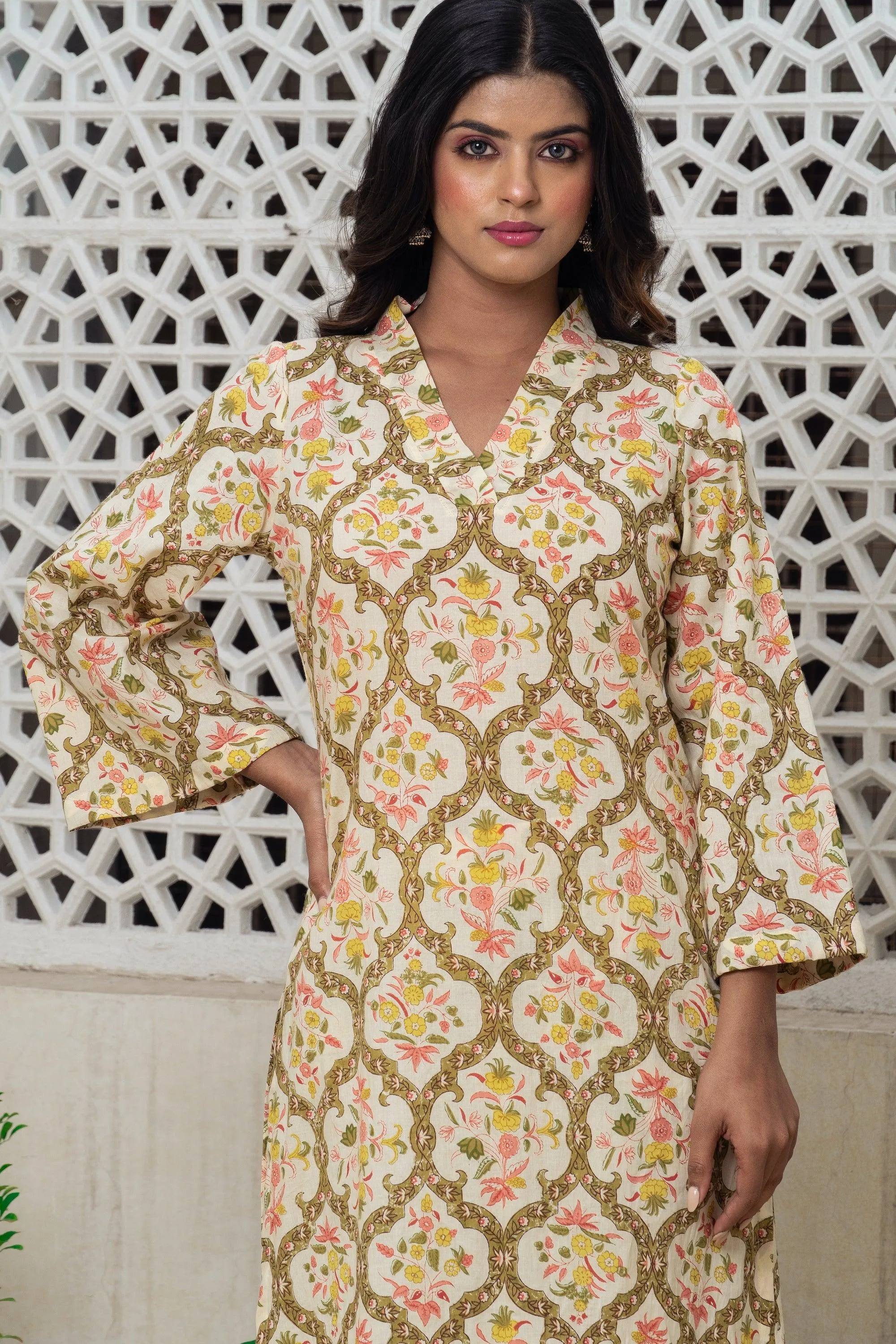 Cream floral Kurta Set Of 2