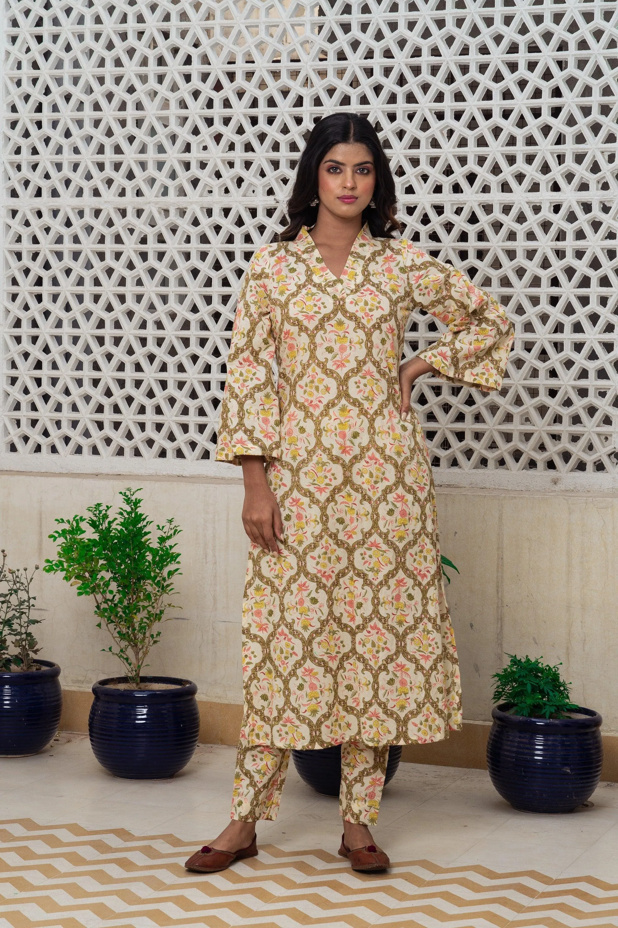 Cream floral Kurta Set Of 2