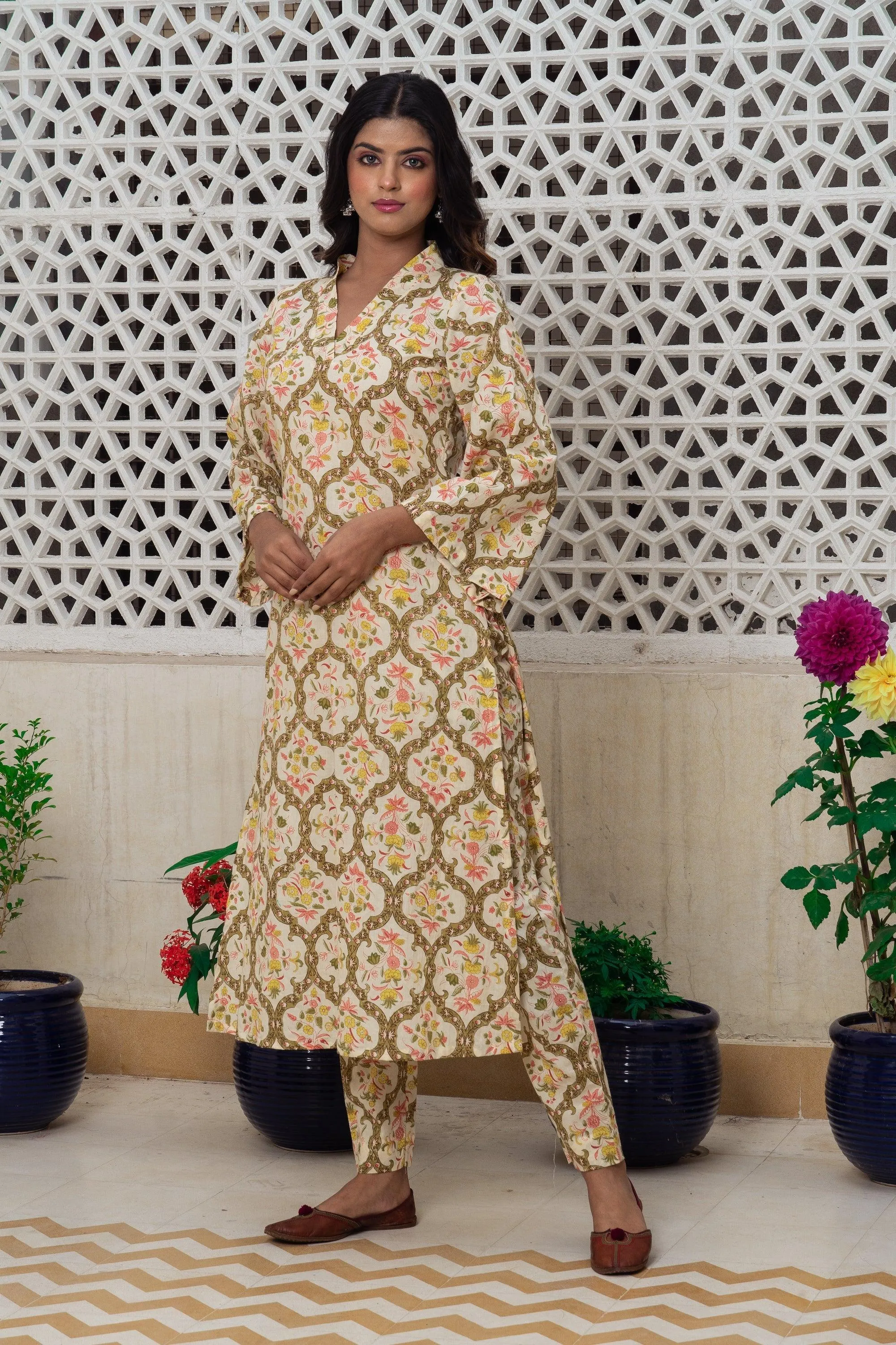 Cream floral Kurta Set Of 2