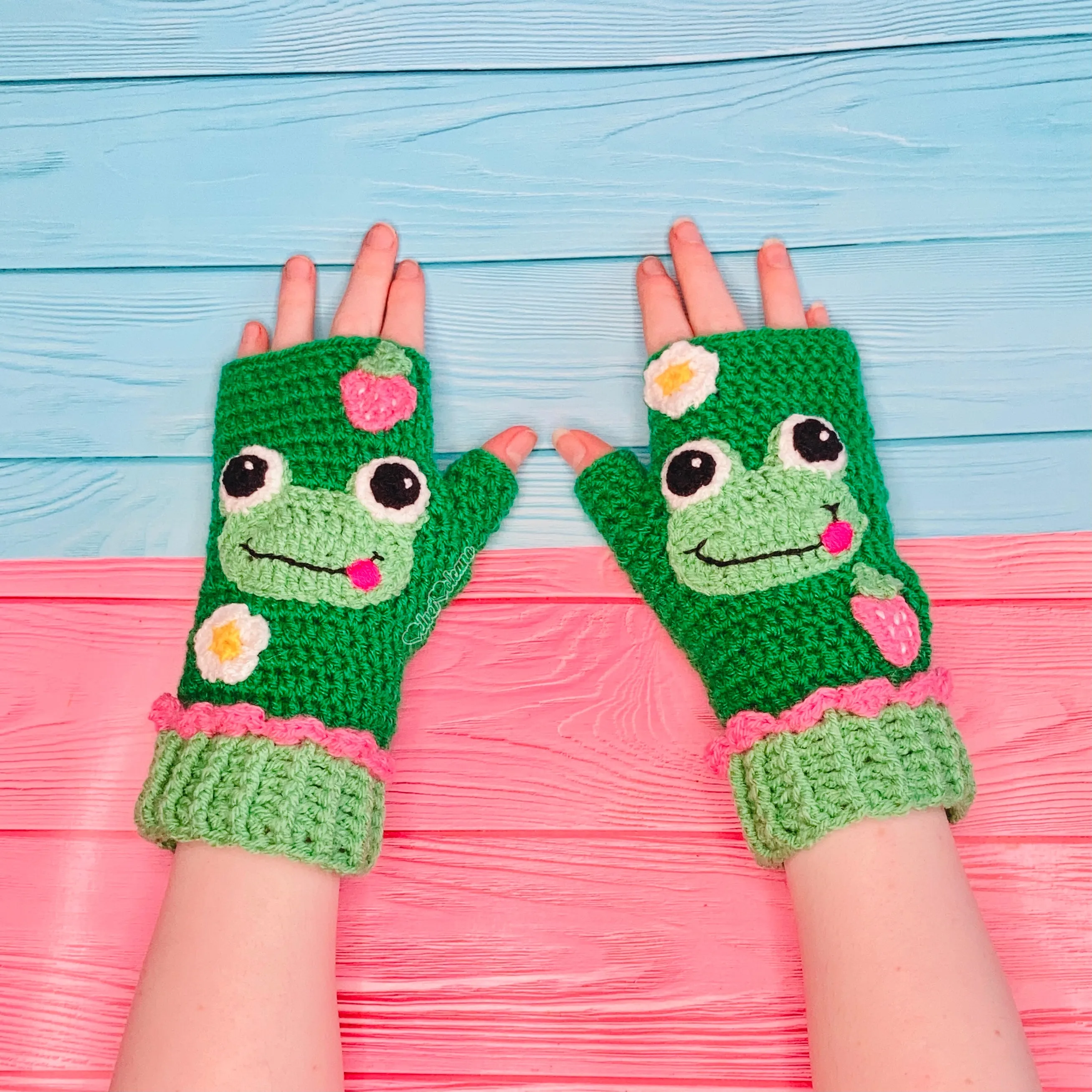 Froggy Fingerless Gloves