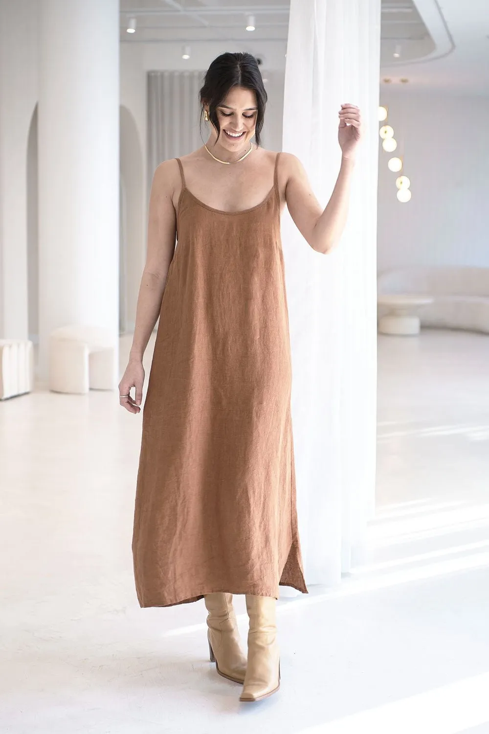 Fundamental Linen Midi - Nutmeg