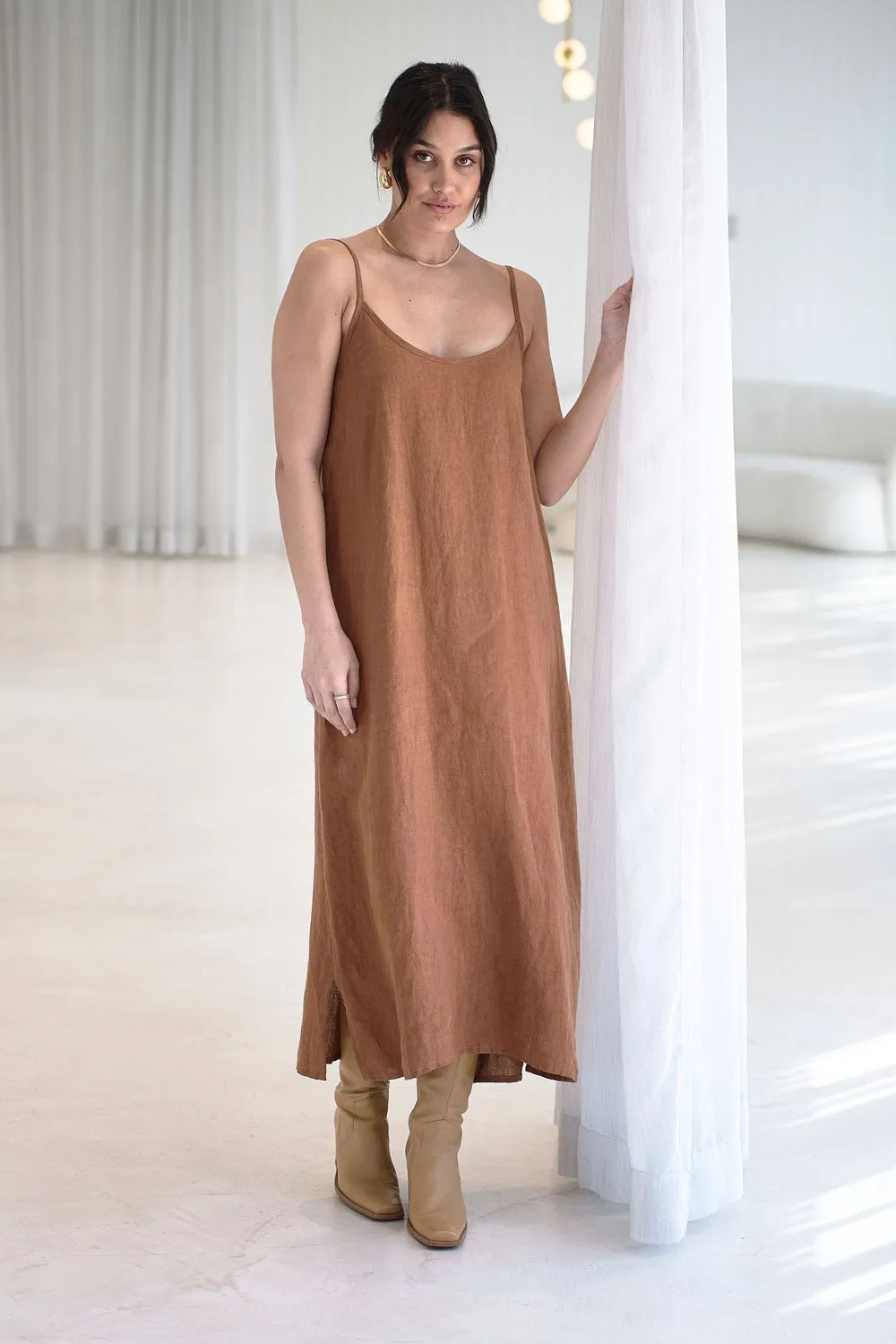 Fundamental Linen Midi - Nutmeg