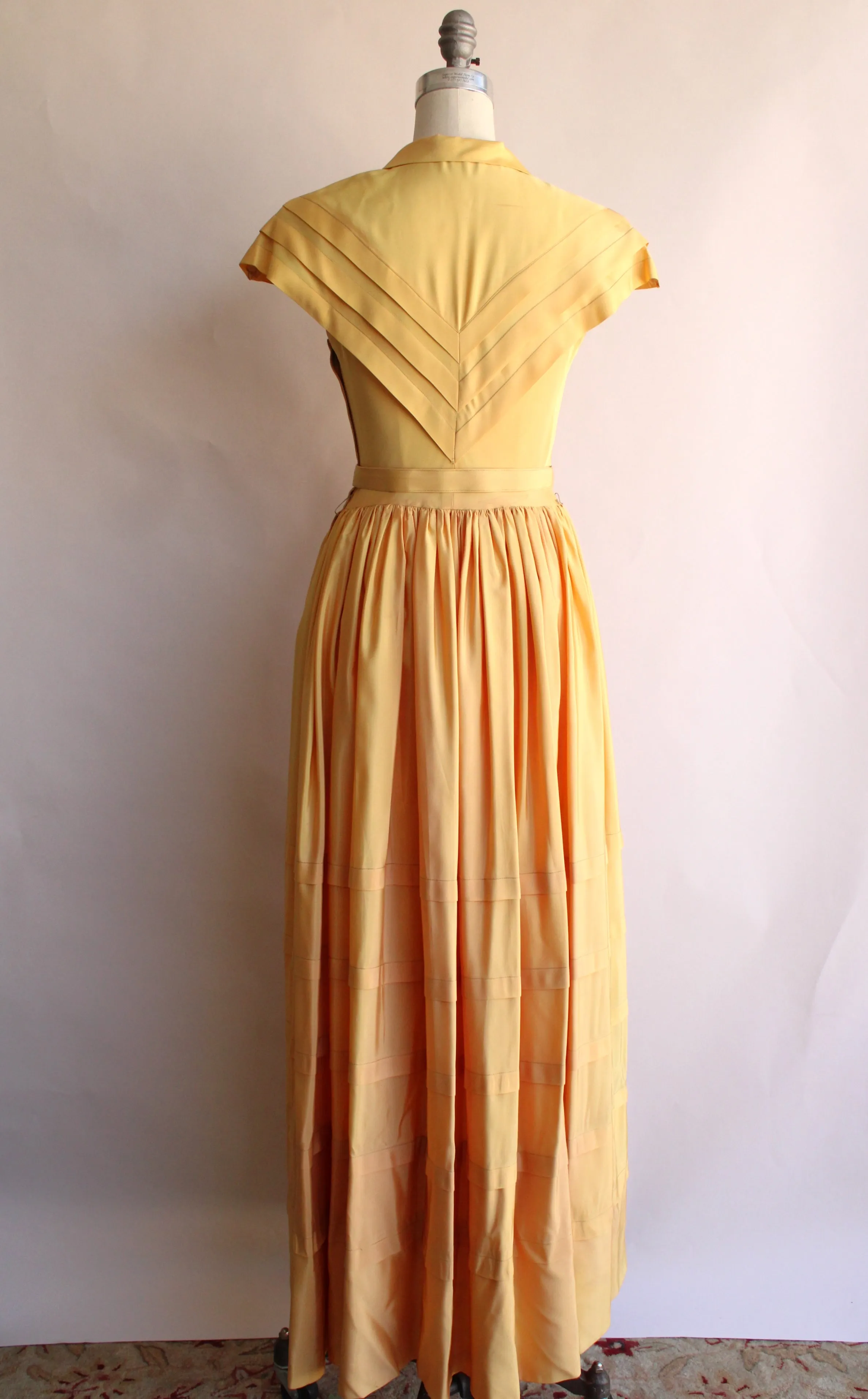 Vintage 1940s Full Length Yellow Gown with Gloves